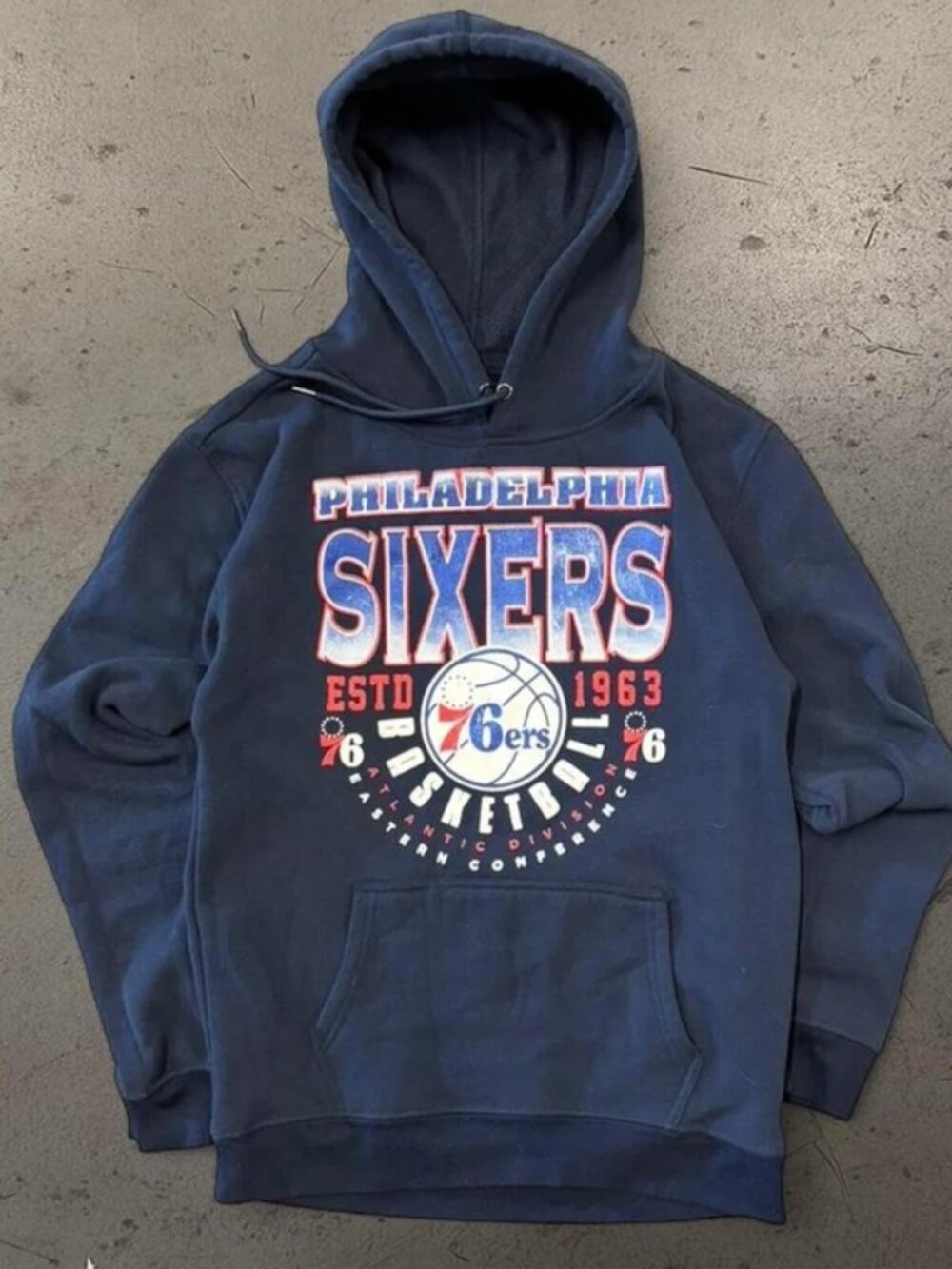 Sick graphic vintage style Philadelphia 76ers hoodie